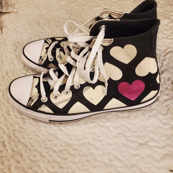 Heart print Converse high tops - Picture 4 of 7